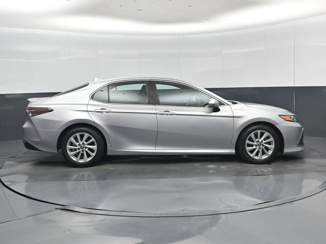 Used 2022 Toyota Camry LE FWD image 32