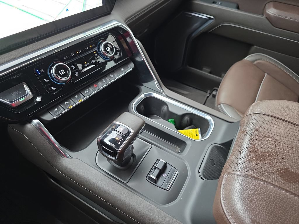 Used 2024 GMC Sierra 1500 Denali w/ Denali Reserve Package AWD/4WD image 29