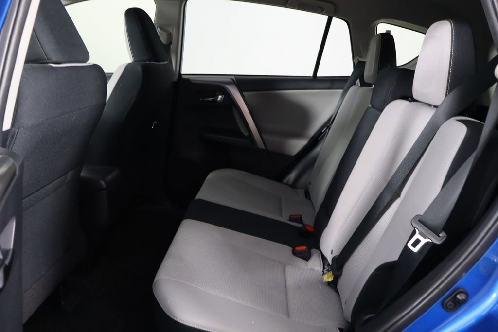Used 2018 Toyota RAV4 XLE FWD image 17