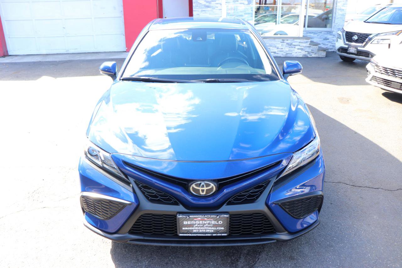 Used 2024 Toyota Camry SE image 9