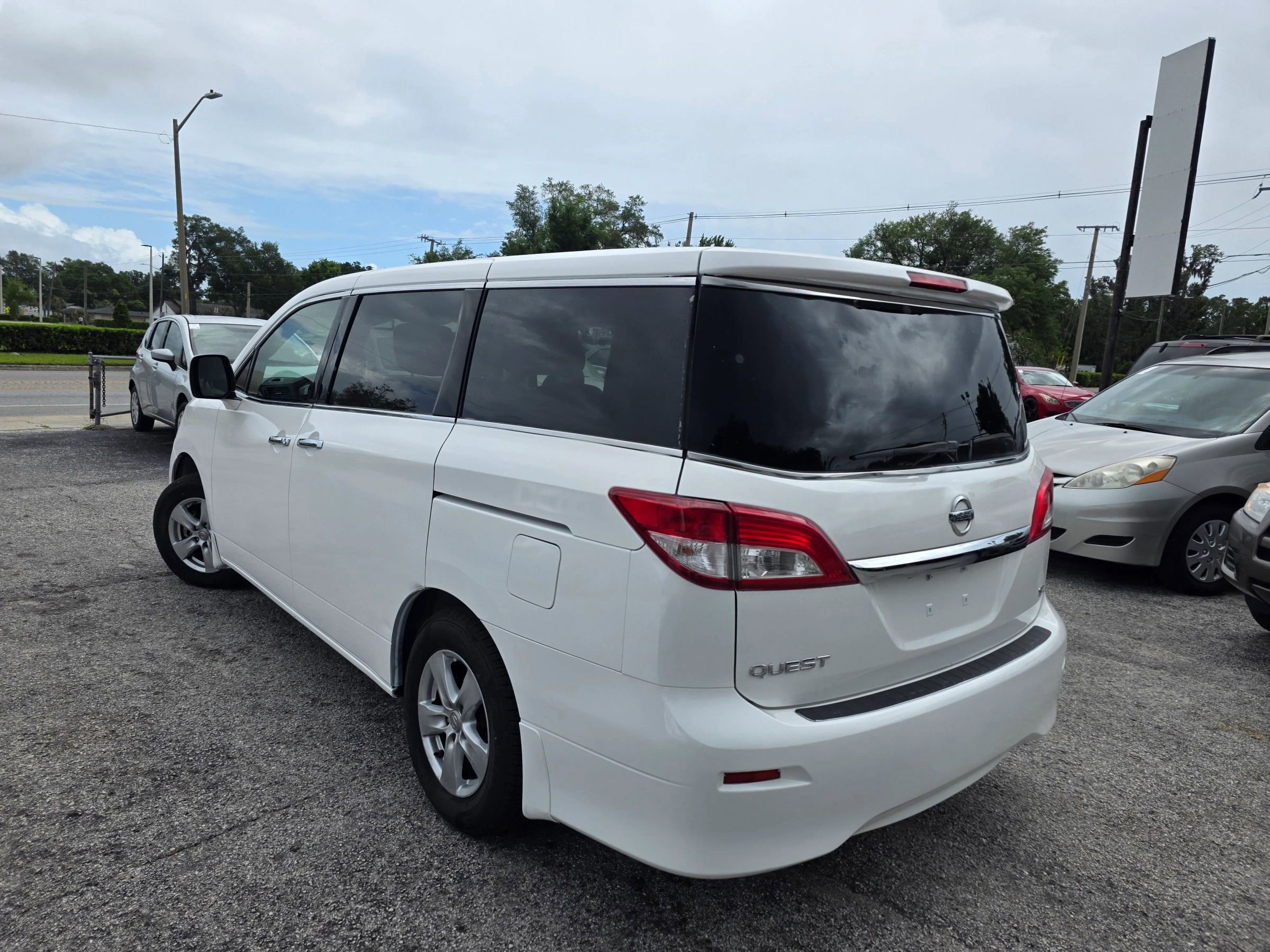 Used 2012 Nissan Quest SV w/ Protection Pkg FWD image 5