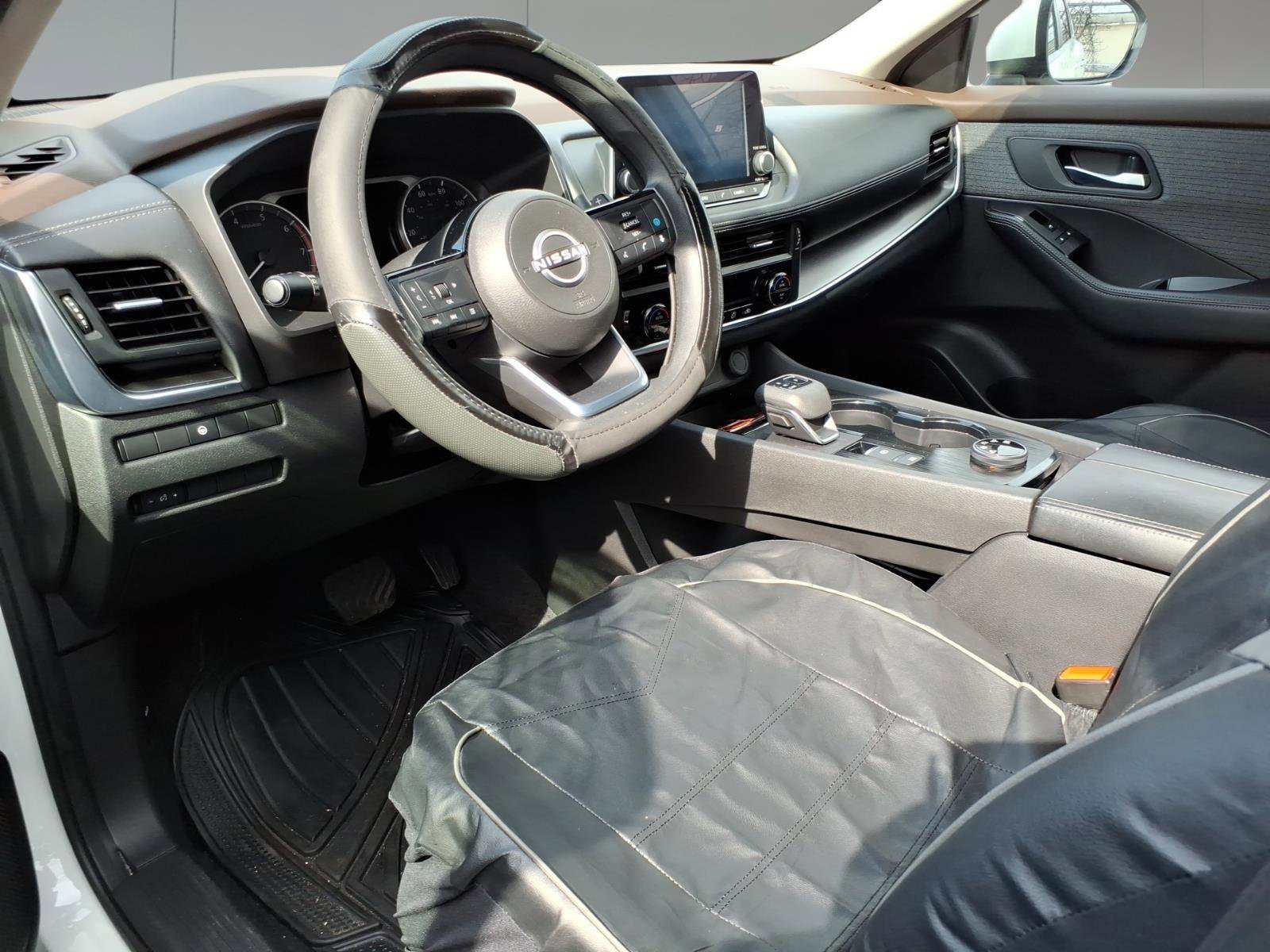 Used 2023 Nissan Rogue SV image 8