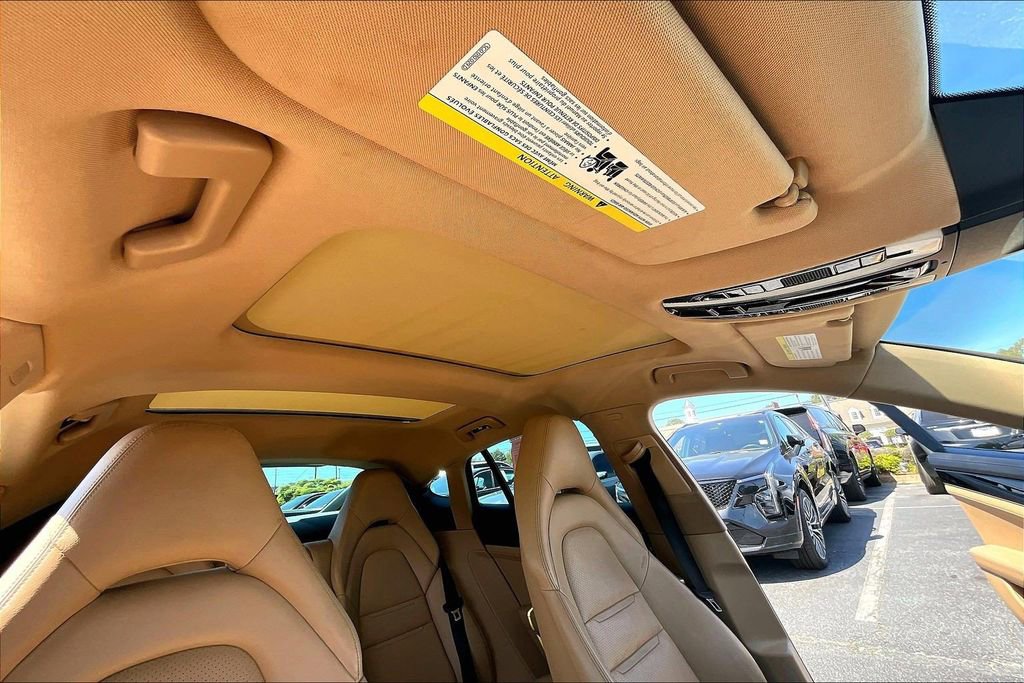 Used 2018 Porsche Panamera 4 image 27