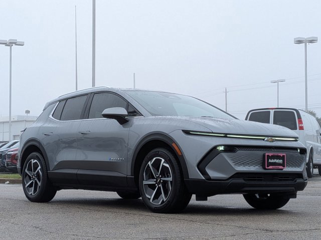 New 2026 Chevrolet Equinox EV LT FWD image 3