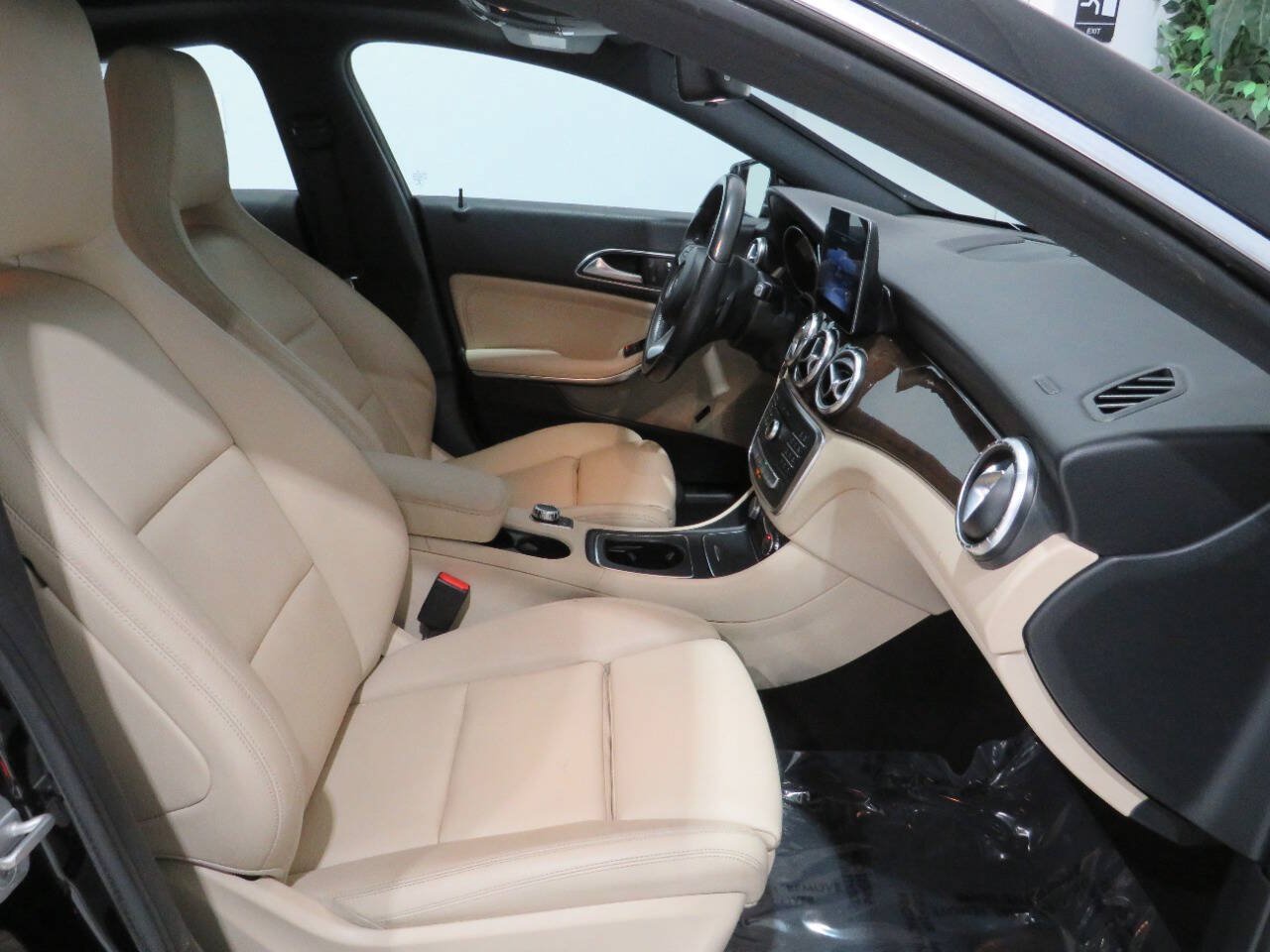 Used 2018 Mercedes-Benz CLA 250 4MATIC image 11