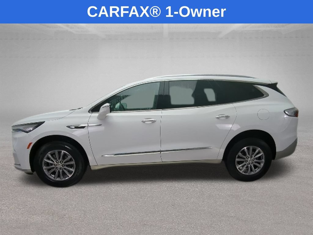 Used 2023 Buick Enclave Essence FWD image 3