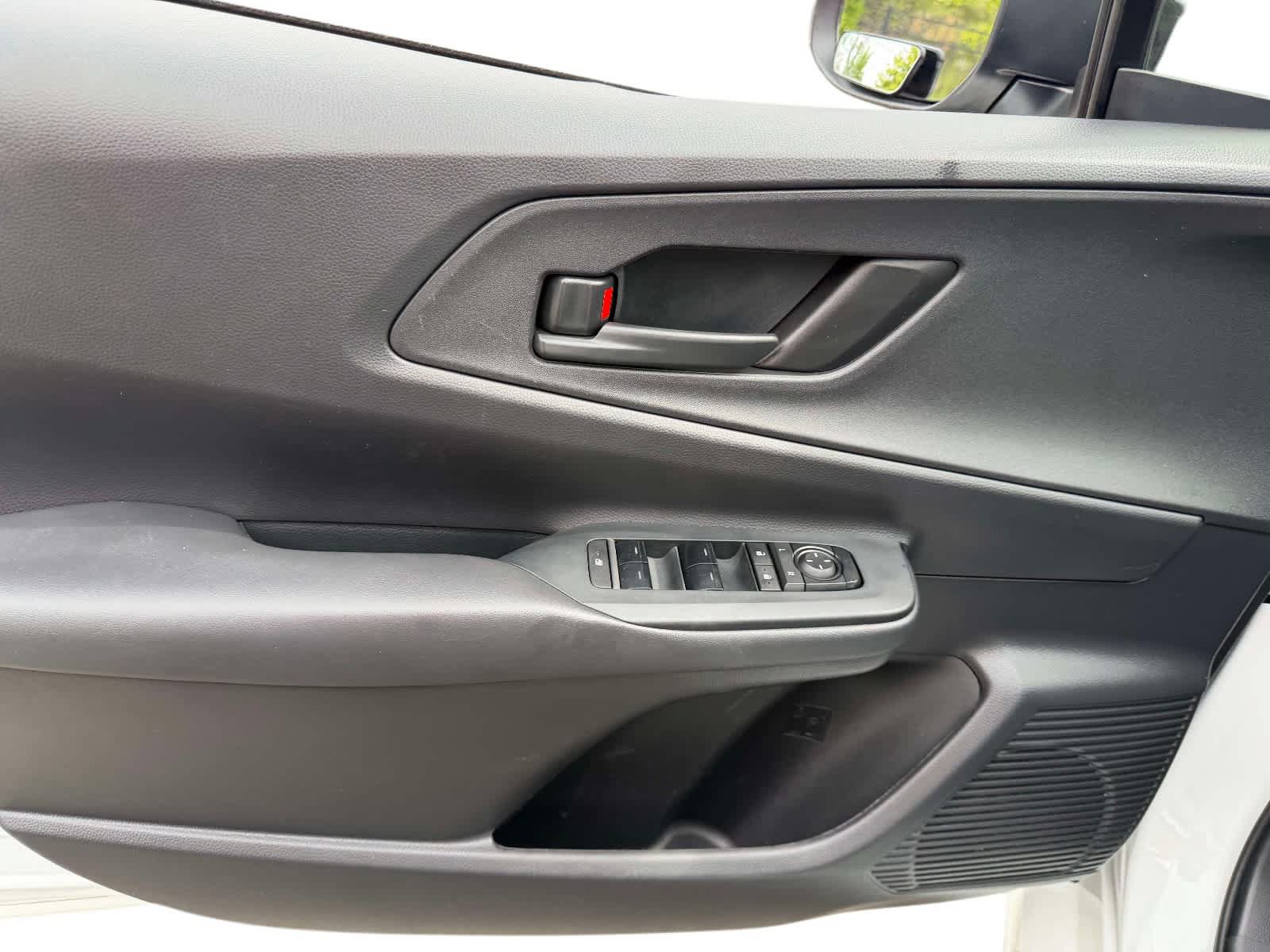 Used 2025 Toyota Prius Plug-In Hybrid FWD image 15