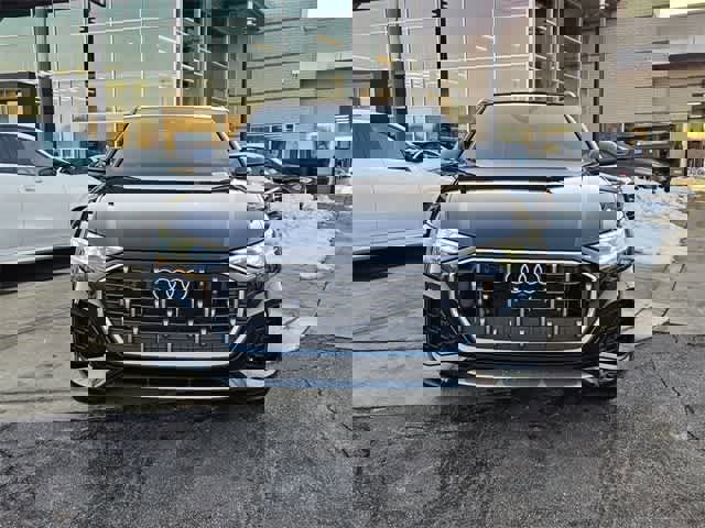 Used 2025 Audi Q8 Premium w/ Convenience Package image 4