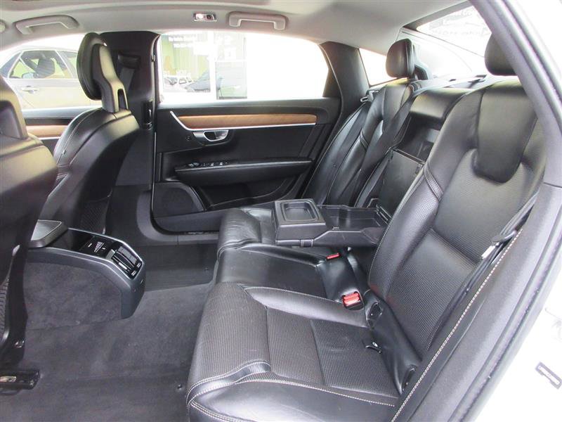 Used 2018 Volvo S90 T6 Inscription w/ Convenience Package image 29