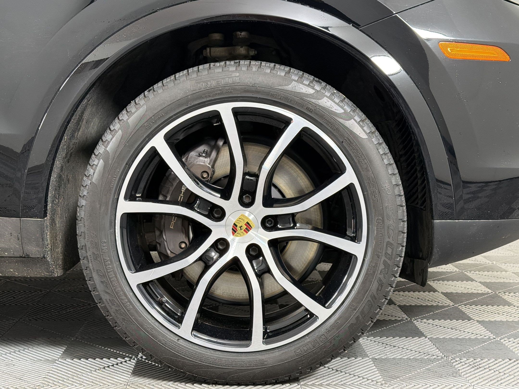 Used 2023 Porsche Cayenne Platinum Edition AWD/4WD image 12