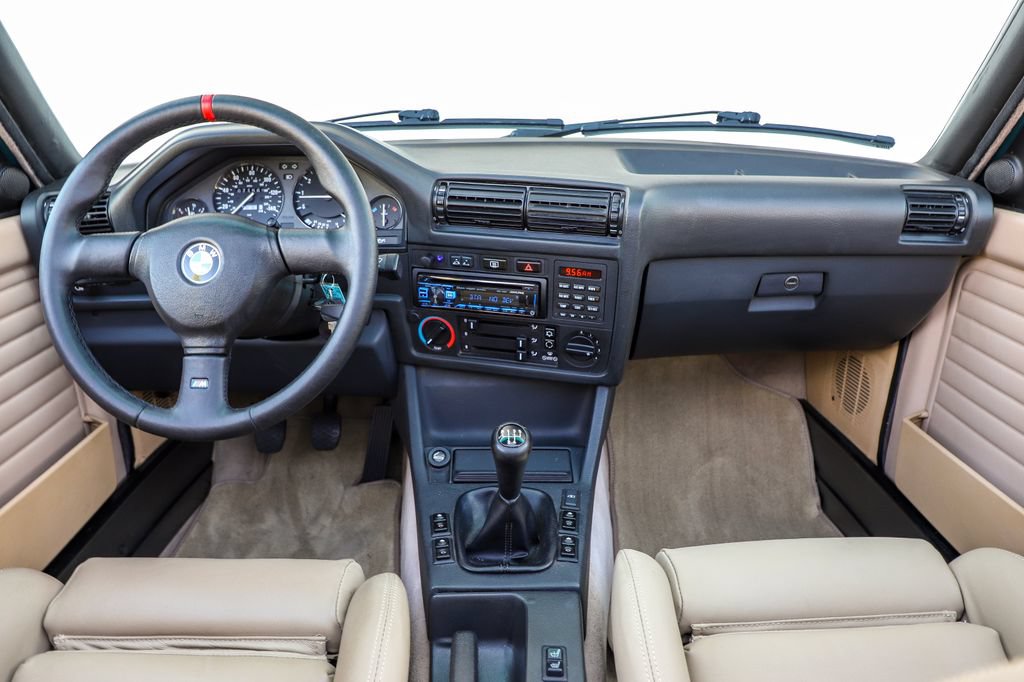 Used 1992 BMW 325i Convertible RWD image 2