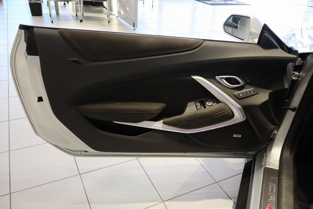 Used 2018 Chevrolet Camaro ZL1 image 17