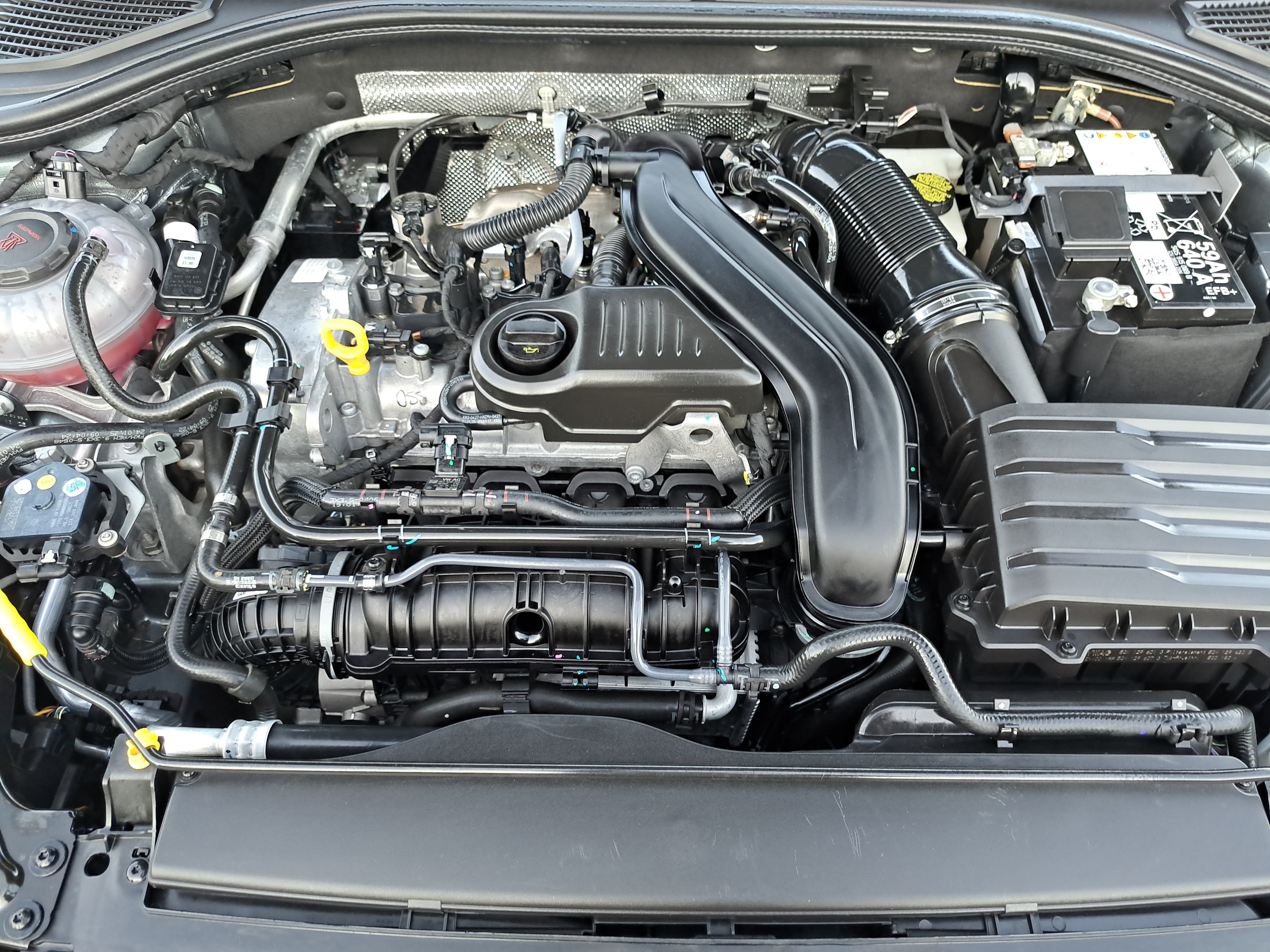 Certified 2025 Volkswagen Jetta Sport FWD image 30