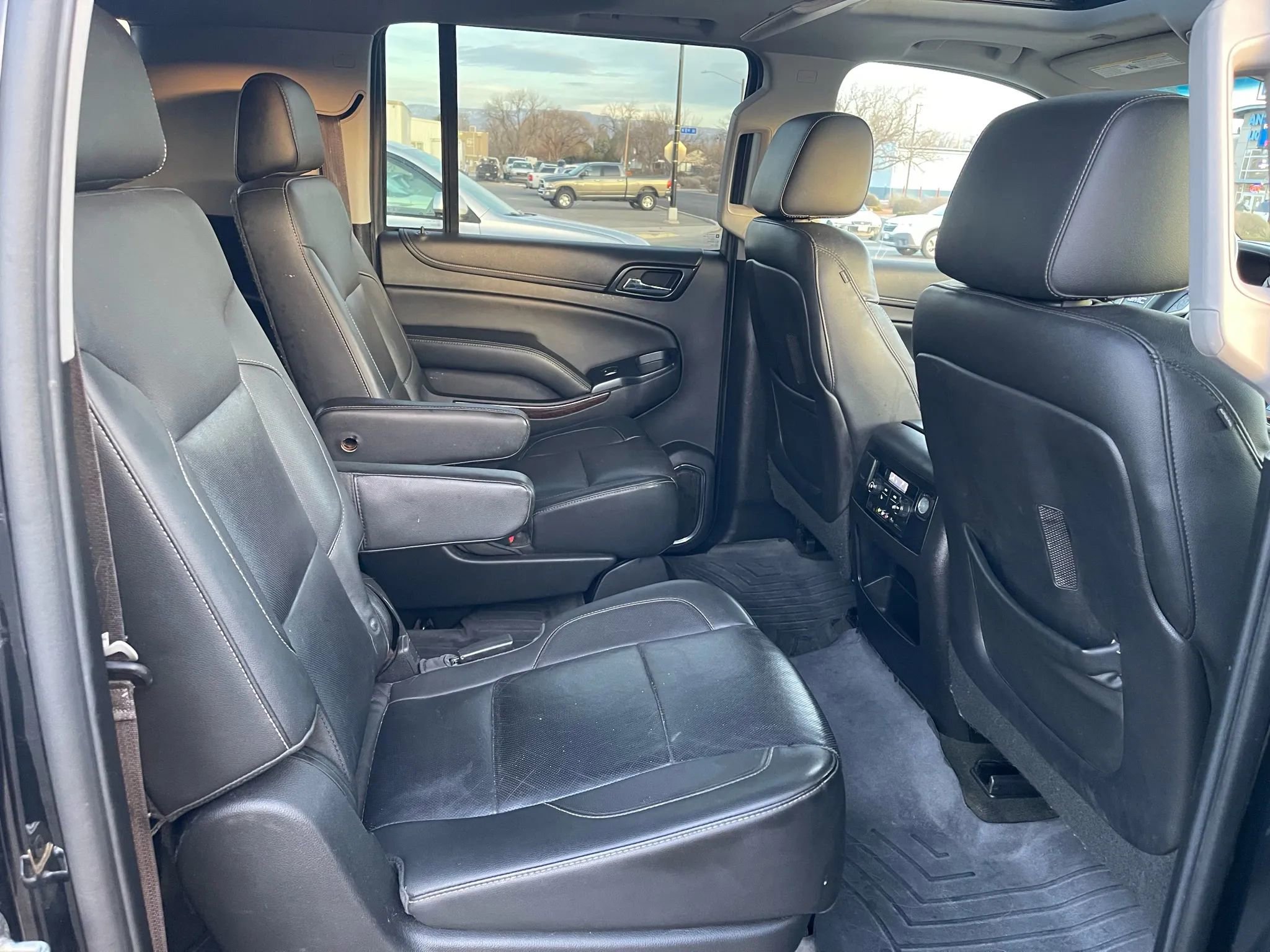 Used 2015 GMC Yukon XL SLT w/ Open Road Package image 21