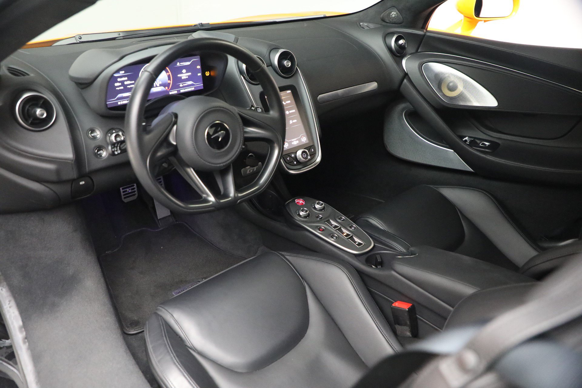 Used 2023 McLaren GT RWD image 14
