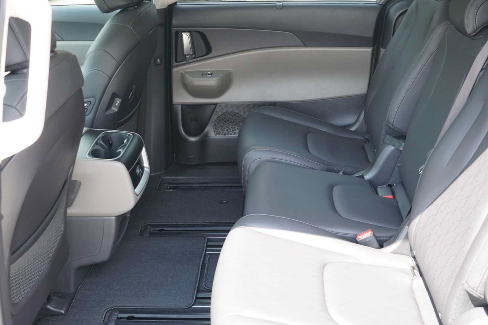 Certified 2026 Kia Carnival EX FWD image 19