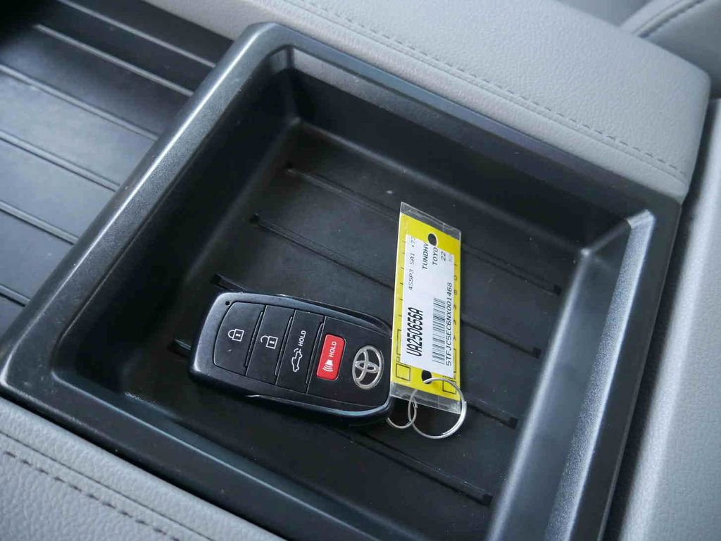 Used 2022 Toyota Tundra Limited image 31