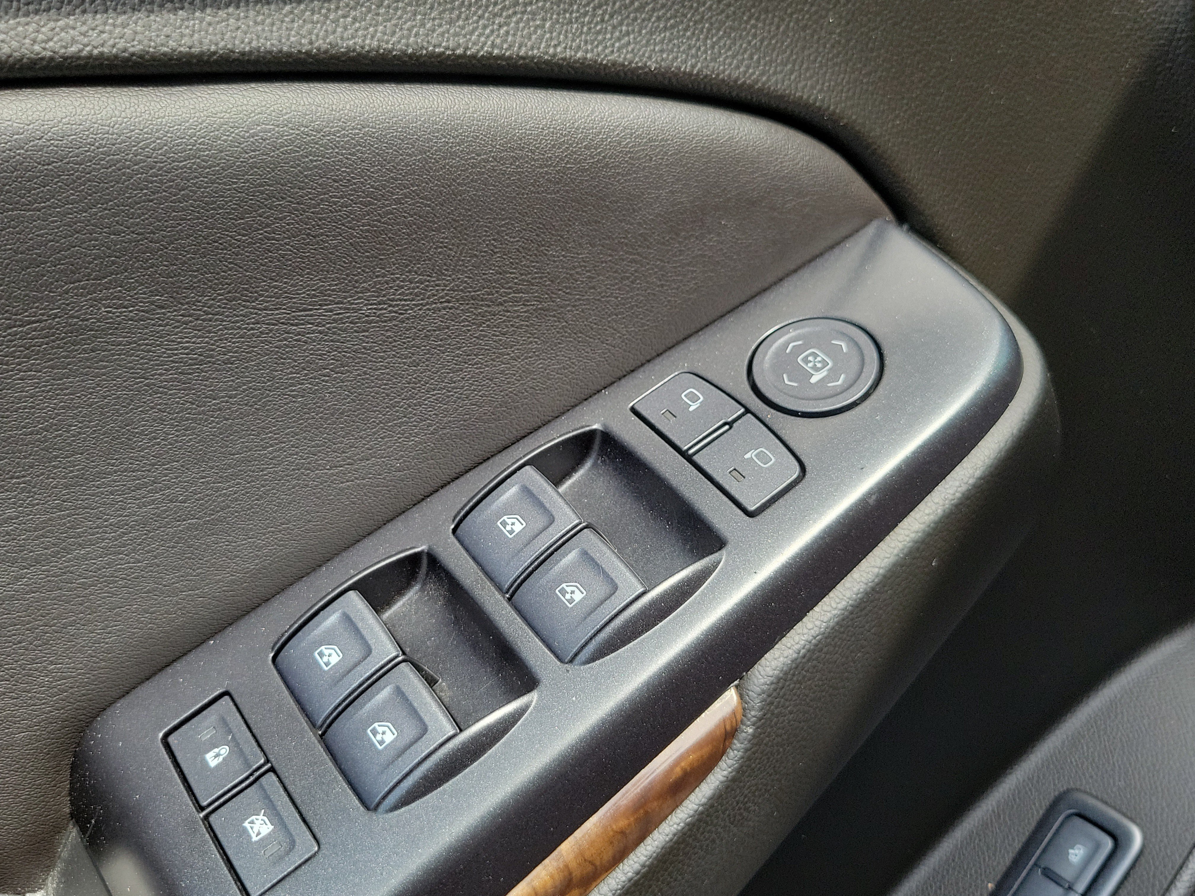 Used 2020 Chevrolet Tahoe LT RWD image 14