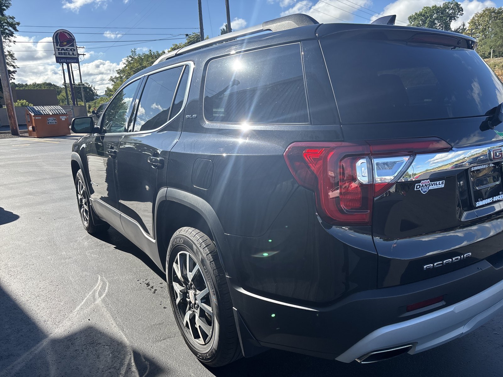 Used 2023 GMC Acadia SLE w/ Driver Convenience Package AWD/4WD image 8