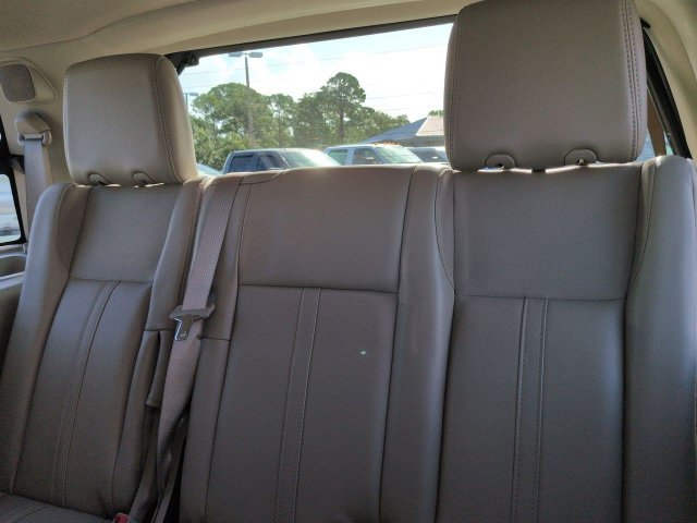 Used 2017 Lincoln Navigator Select RWD image 15