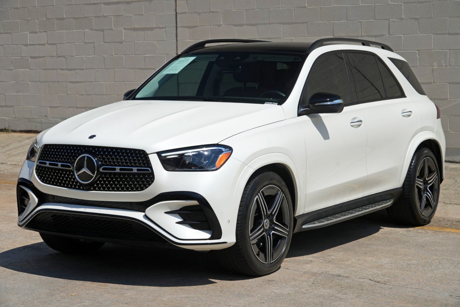 Used 2024 Mercedes-Benz GLE 580 4MATIC w/ 3rd Row Seat Package image 60