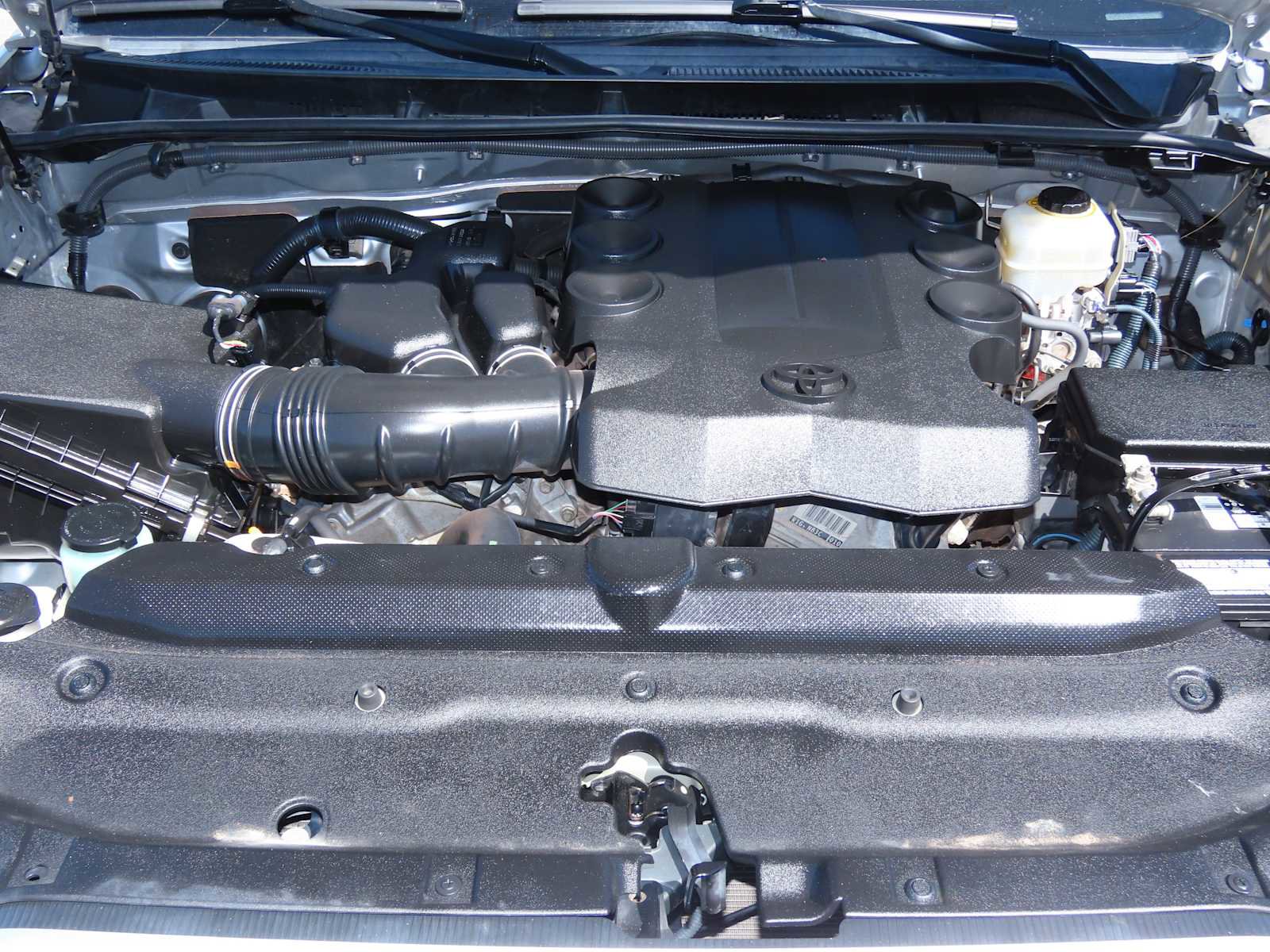 Used 2010 Toyota 4Runner SR5 AWD/4WD image 14