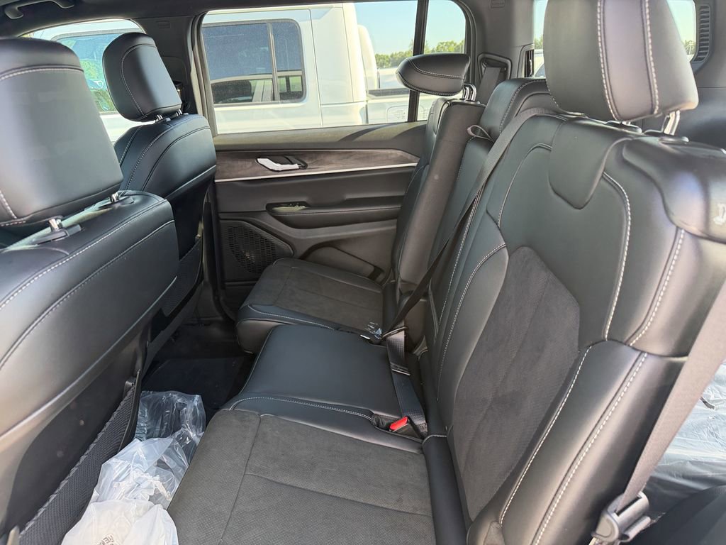 New 2026 Jeep Grand Cherokee L 4WD image 24