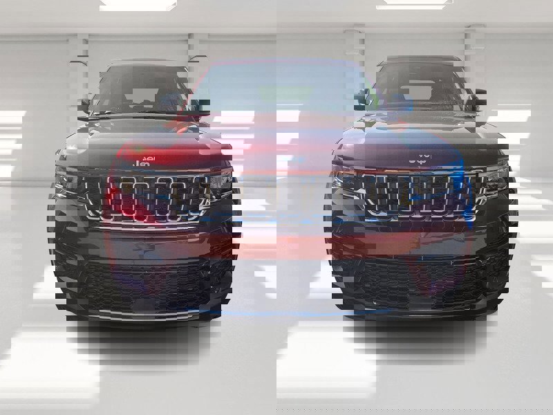 New 2026 Jeep Grand Cherokee Laredo image 2