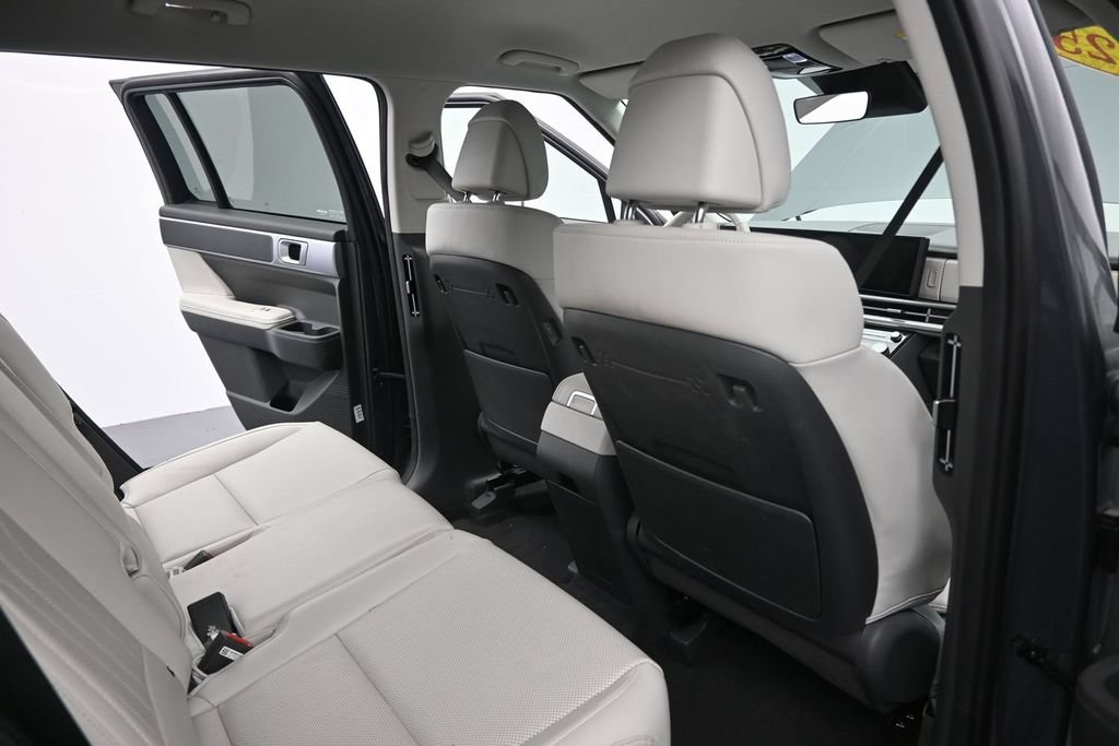 Used 2025 Hyundai Santa Fe SEL FWD image 18