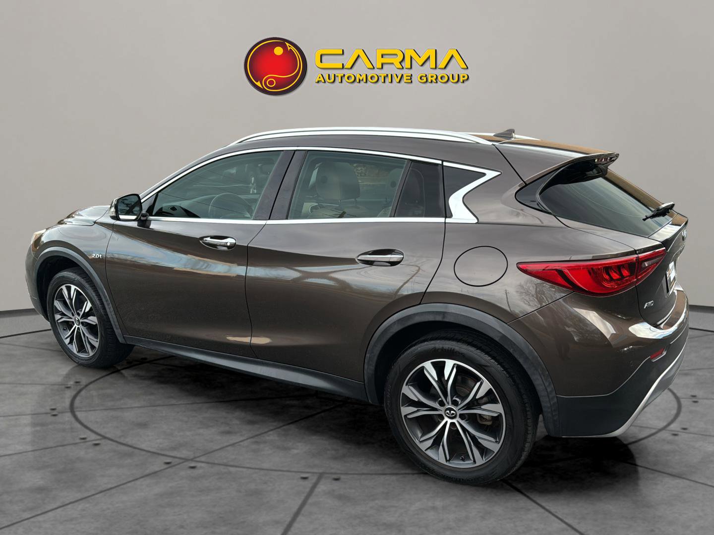 Used 2018 INFINITI QX30 Premium w/ Navigation Package image 4