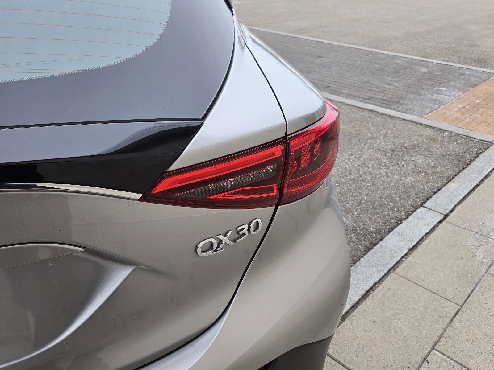 Certified 2018 INFINITI QX30 Premium w/ Cargo Package image 11