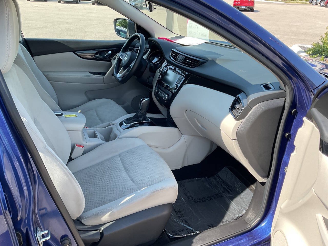 Used 2019 Nissan Rogue Sport SV FWD image 35