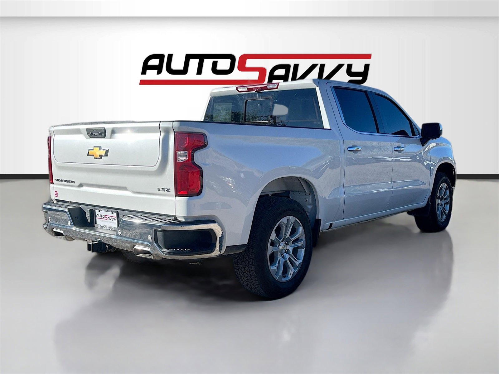Used 2024 Chevrolet Silverado 1500 LTZ w/ Technology Package image 7