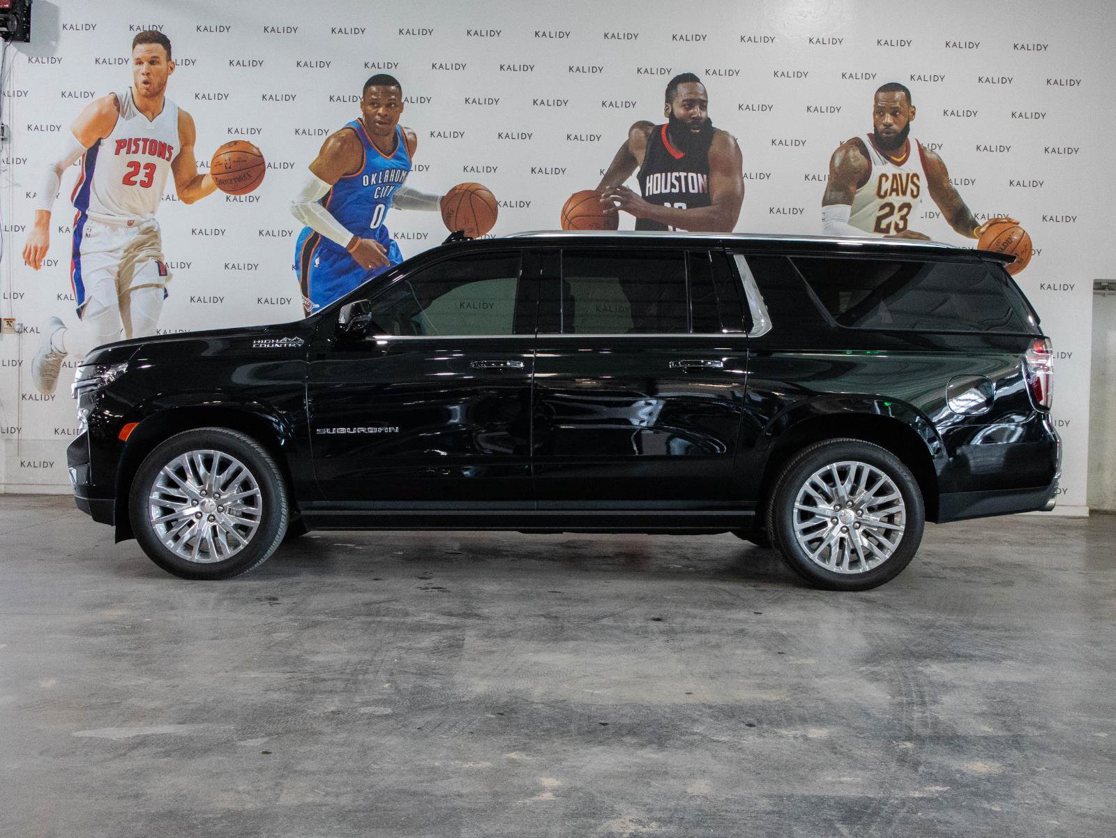 Used 2023 Chevrolet Suburban High Country AWD/4WD image 18