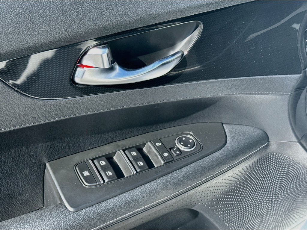 Certified 2023 Kia Forte GT-Line FWD image 21
