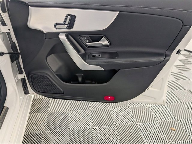 Used 2025 Mercedes-Benz CLA 250 4MATIC image 32