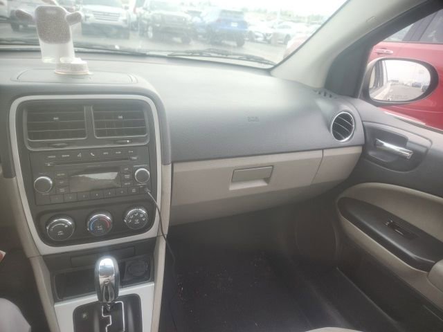 Used 2010 Dodge Caliber SXT FWD image 4