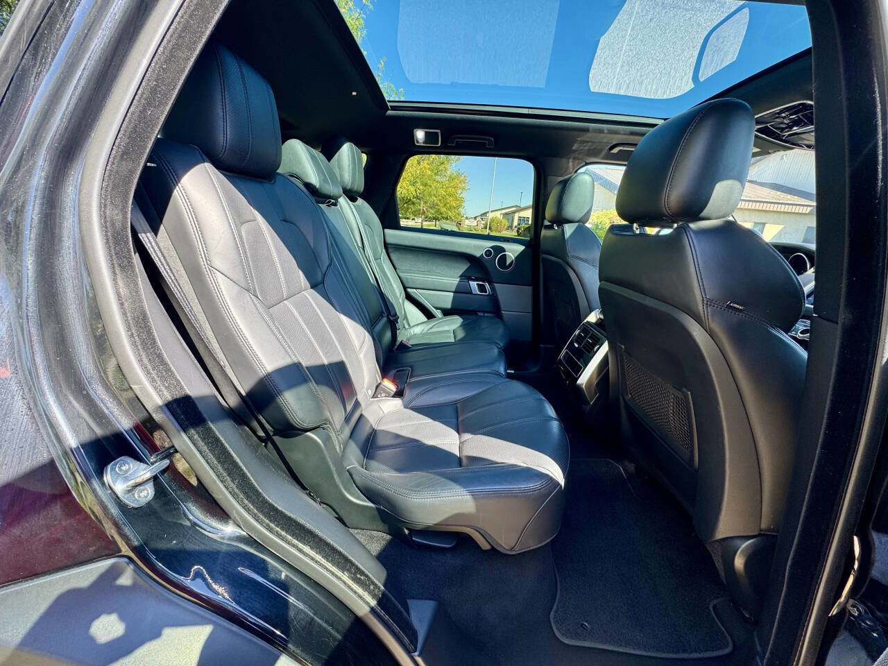 Used 2016 Land Rover Range Rover Sport HSE image 30