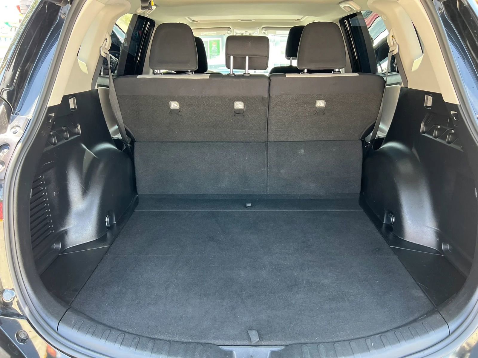 Used 2018 Toyota RAV4 XLE FWD image 25