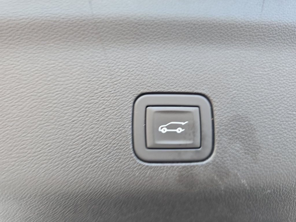 Certified 2025 Chevrolet Suburban Z71 AWD/4WD image 24