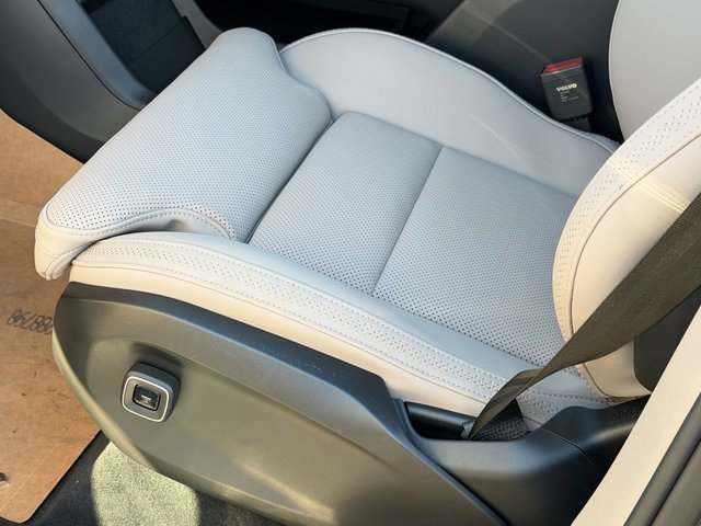 New 2025 Volvo EX90 Ultra w/ Protection Package Premier image 18