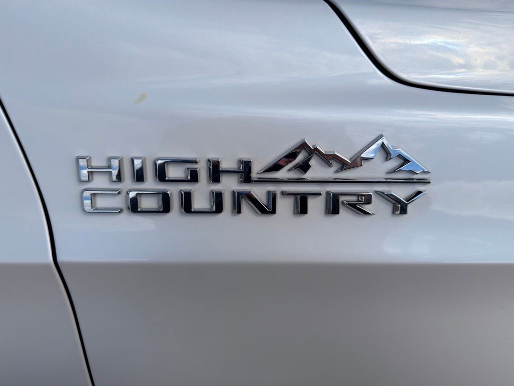 Used 2022 Chevrolet Suburban High Country w/ LPO, Illumination Package image 15