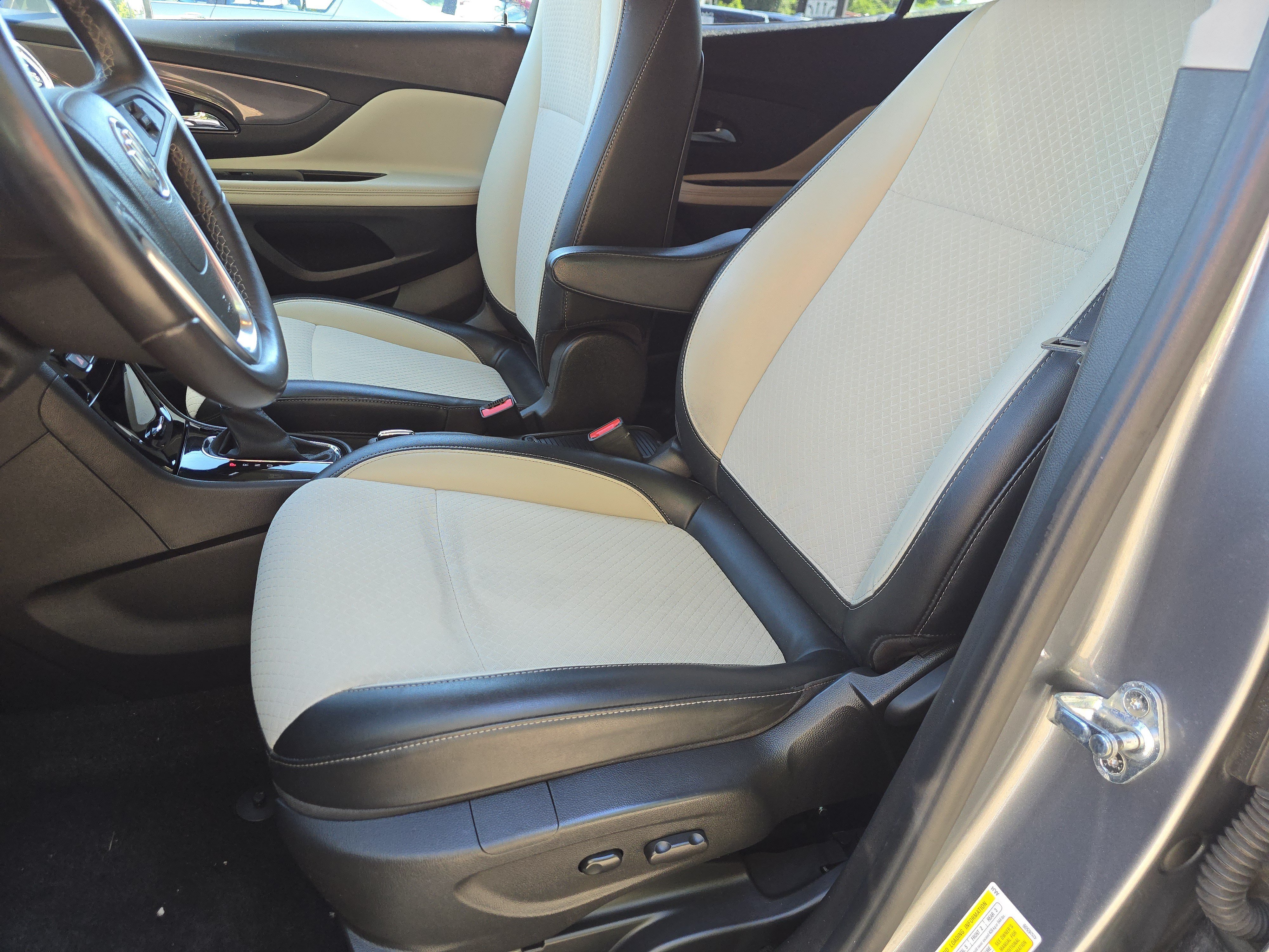 Used 2020 Buick Encore Preferred FWD image 19