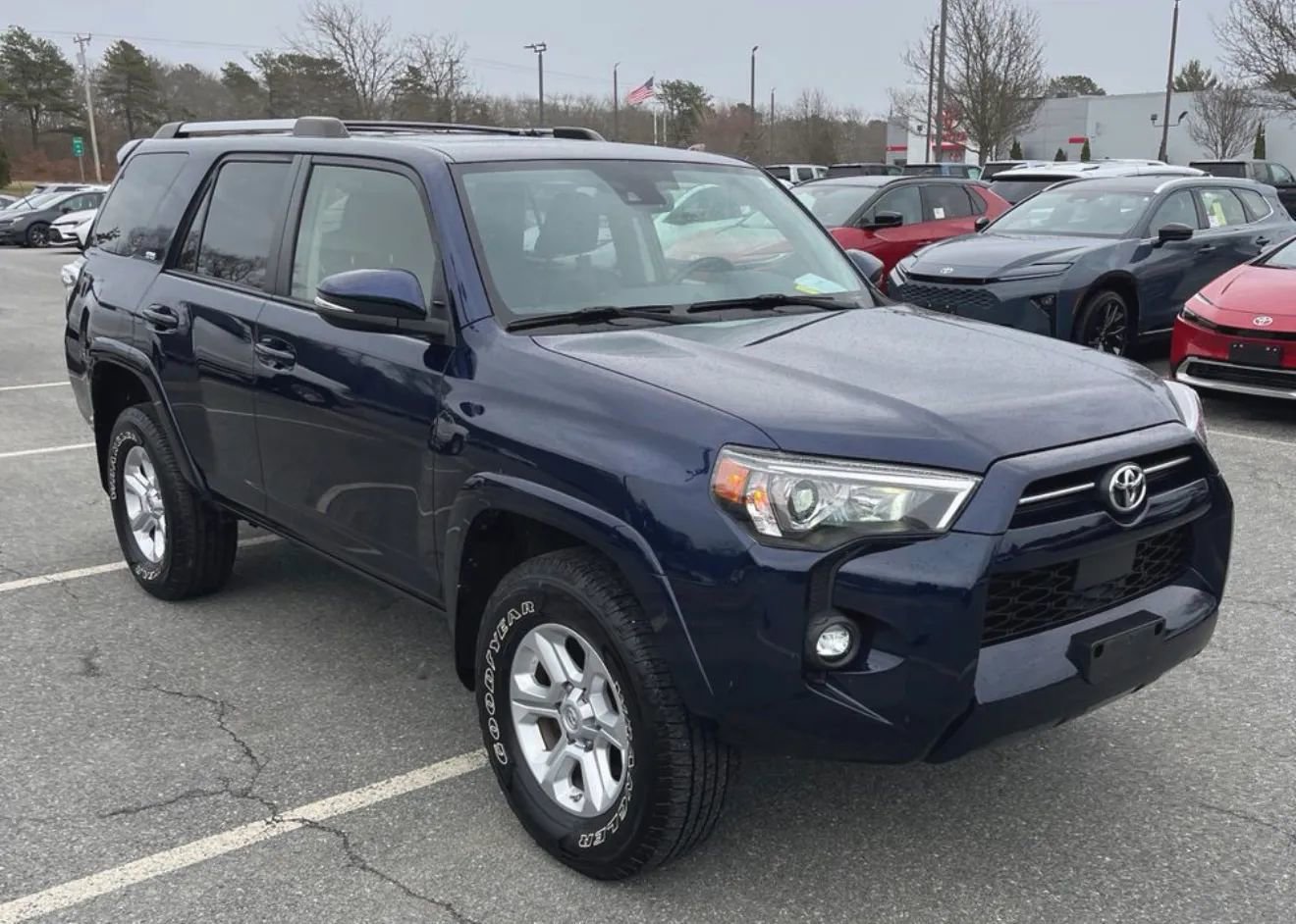 Used 2021 Toyota 4Runner SR5 Premium w/ Moonroof Package AWD/4WD image 4