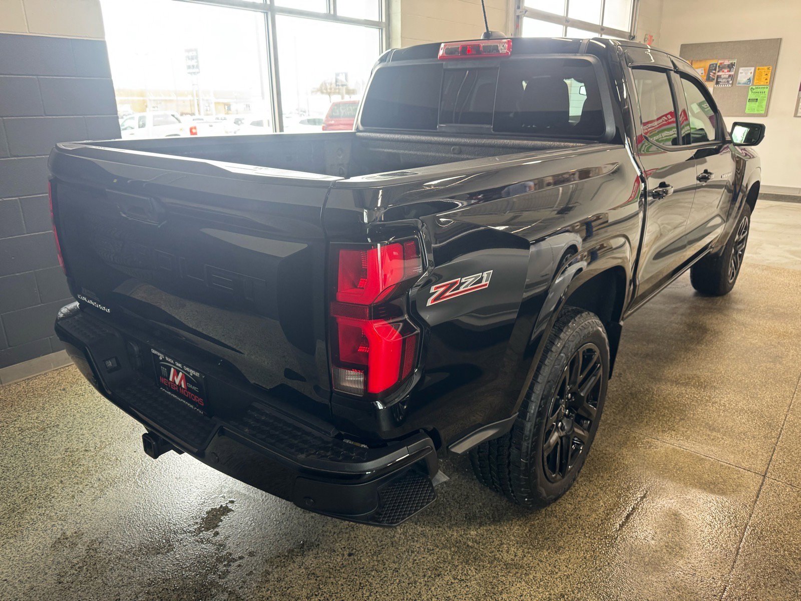 Used 2024 Chevrolet Colorado Z71 w/ Z71 Convenience Package 2 image 5