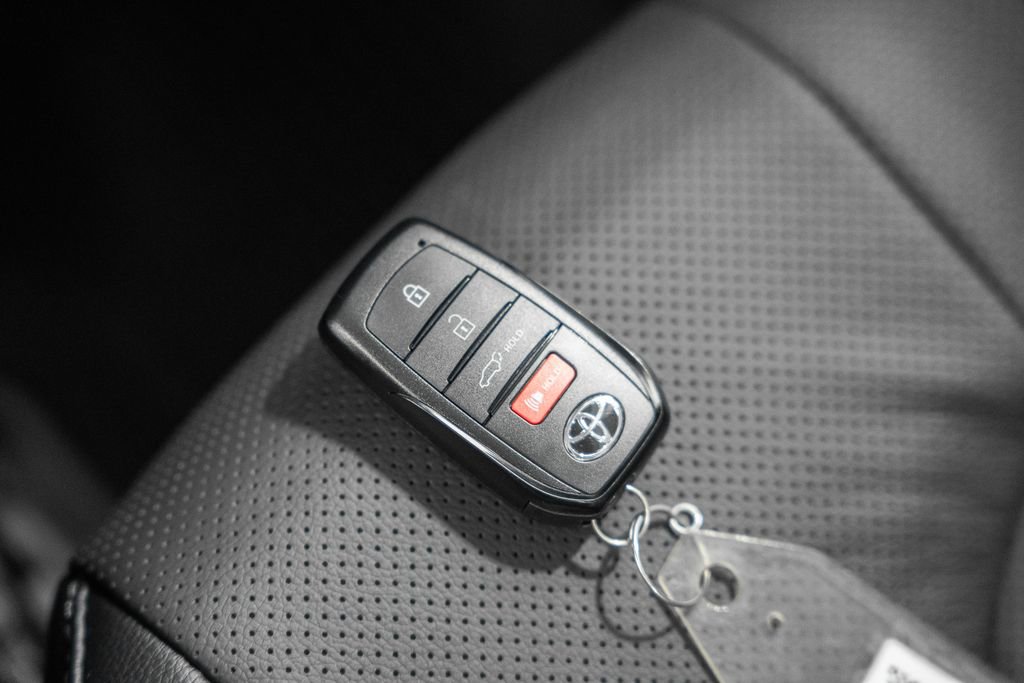 New 2026 Toyota Highlander Platinum image 51