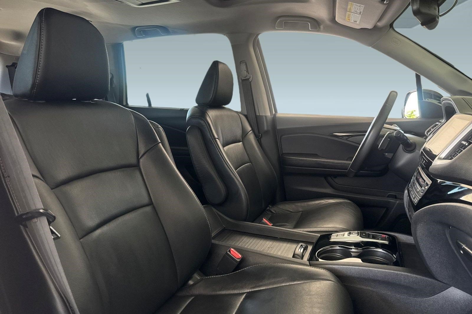 Used 2017 Honda Pilot Touring image 32