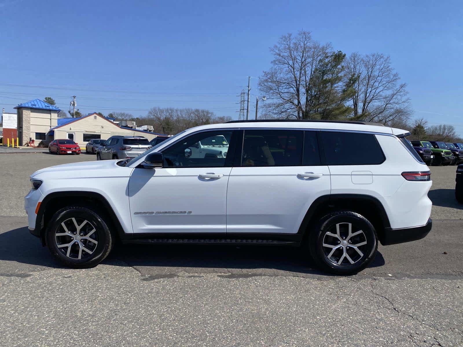 Certified 2025 Jeep Grand Cherokee L Limited w/ Trailer Tow Package image 9
