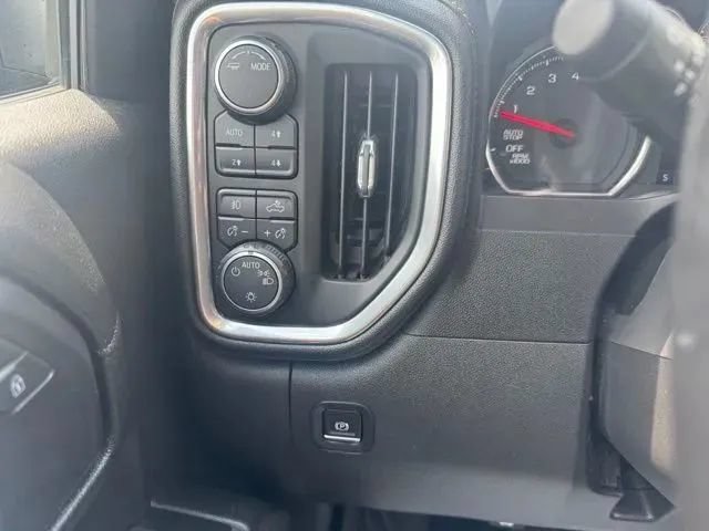 Used 2020 Chevrolet Silverado 1500 RST AWD/4WD image 23