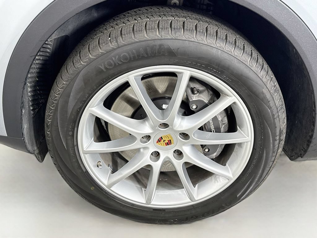 Used 2023 Porsche Cayenne AWD/4WD image 31